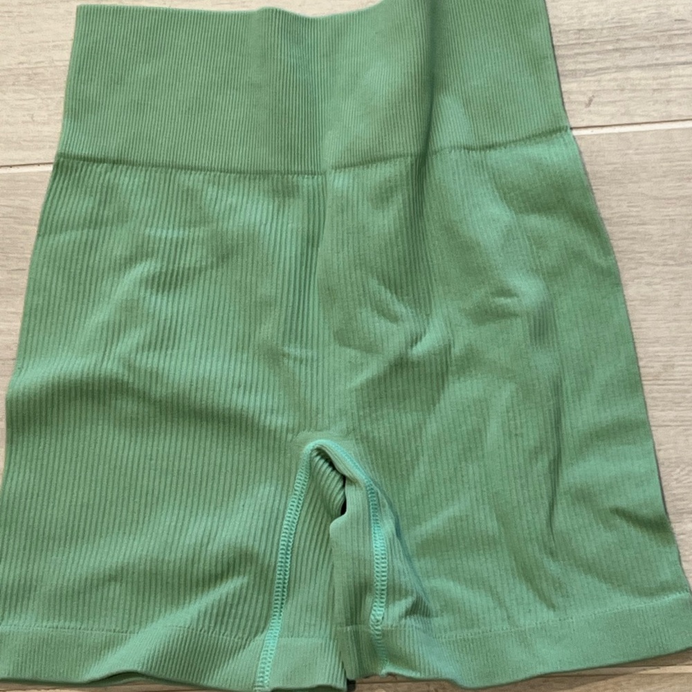 Green Athletic Shorts with Stretch and Comfort